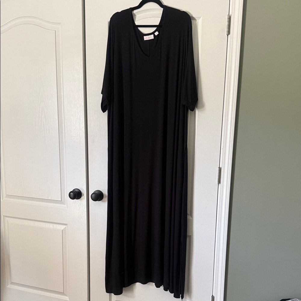Belle By Kim Gravel Black Maxi Dress with V-Neckline Size 5X